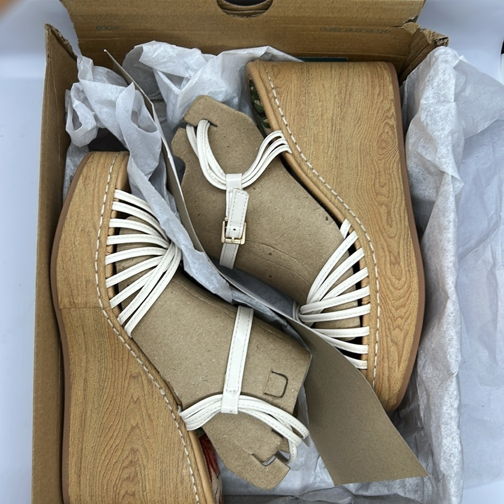 NEW B.O.C  CREAM  WOMEN CATALINA PLATFORM WEDGE SANDALS SIZE 8 - Picture 6 of 7